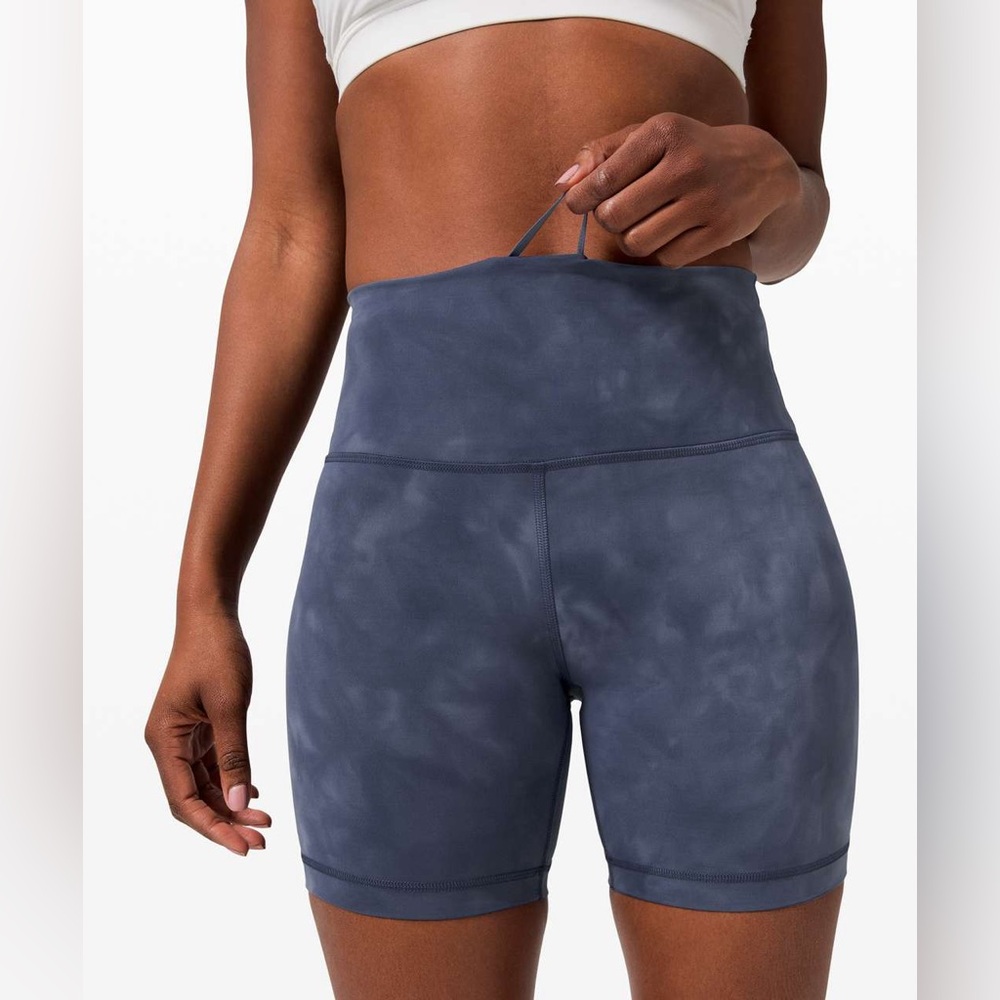 Lululemon Wunder Train High-Rise Short 6"
Diamond Dye Shade Naval Blue